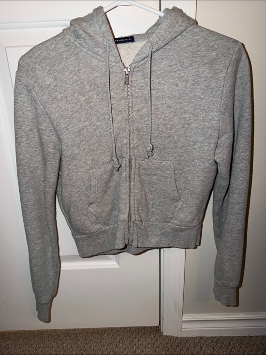Brandy Melville Tops - Brandy Melville cropped zip up
